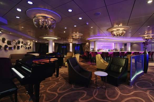 NCL Norwegian Breakaway Shaker's Cocktail Bar 1.jpeg